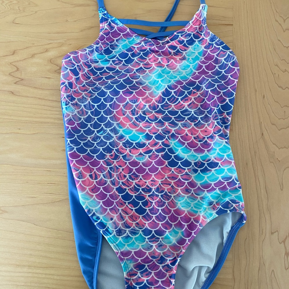 Girls swimsuit